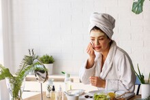 Skin Care : तांदळाच्या पीठानं चेहरा करेल ग्लो, जाणून घ्या वापराची पद्धत
