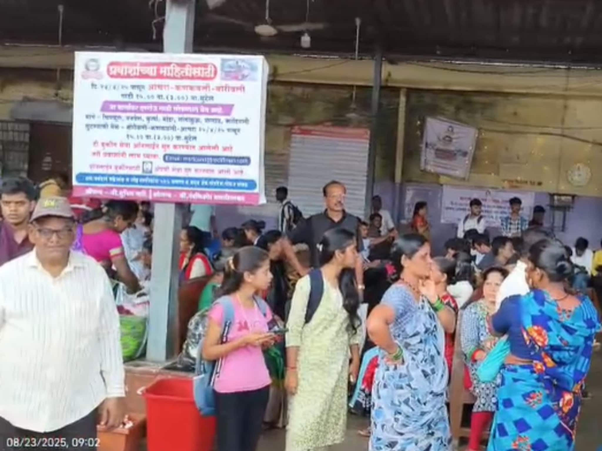 ST Bus Cancelled :  गणेशोत्सवाच्या पूर्वसंध्येलाच तब्बल 230 बस फेऱ्या रद्द, कोकणवासियांचं काय होणार?