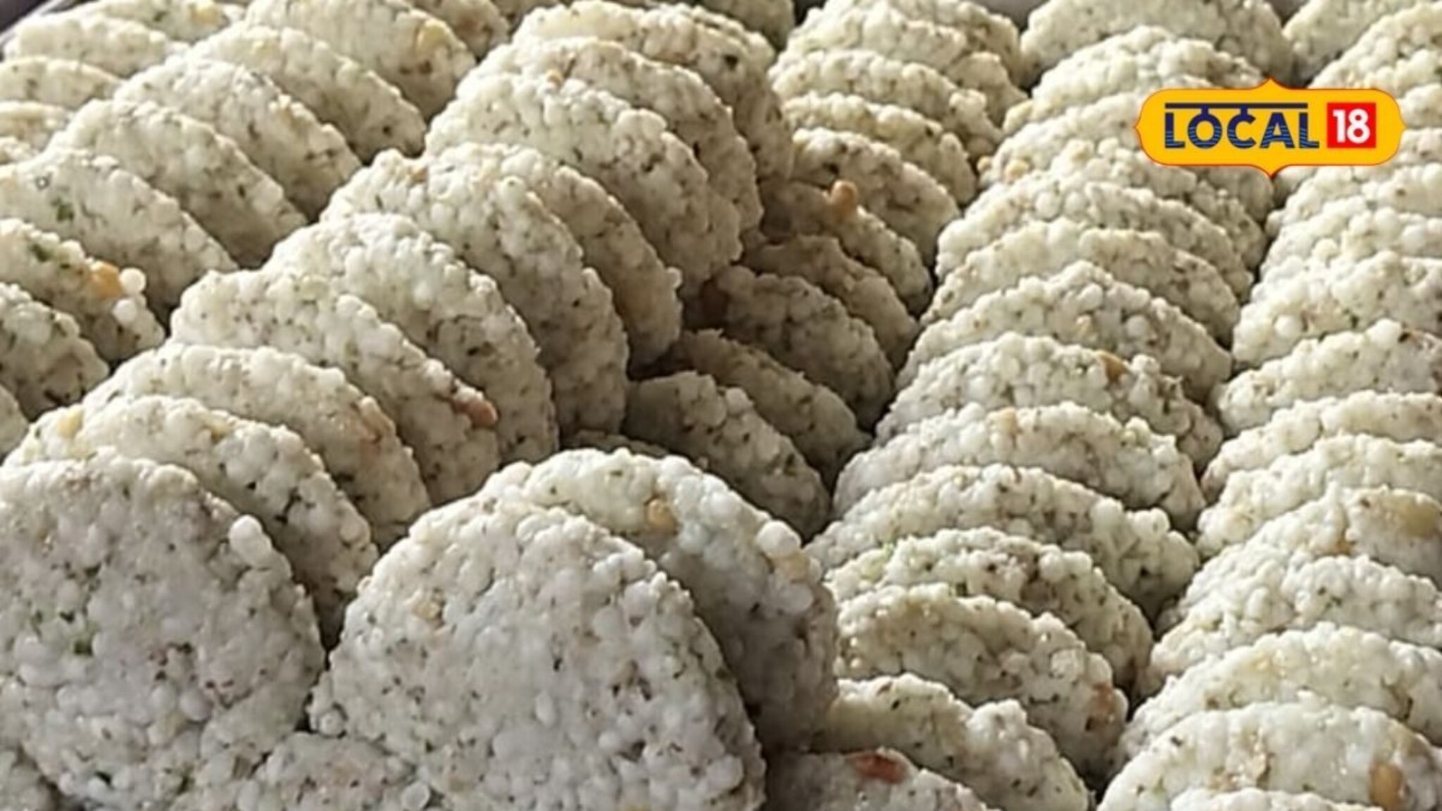 Best Food in Pune: दररोज 2000 साबुदाणा वडे, लोकांच्या लागतात रांगा, हॉटेल नाही ही आहे फॅक्टरी!