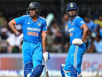 गिल-अय्यरचं कमबॅक, पण 5 दिग्गजांवर अन्याय.. शतकं ठोकूनही टीम इंडियातून हकालपट्टी गिल-अय्यरचं कमबॅक, पण 5 दिग्गजांवर अन्याय.. शतकं ठोकूनही टीम इंडियातून हकालपट्टी