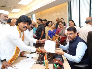   श्री संत बाळुमामा देवस्थानसाठी स्वतंत्र कायदा करा – आमदार गोपीचंद पडळकर यांची मुख्यमंत्री देवेंद्र फडणवीस यांच्याकडे मागणी