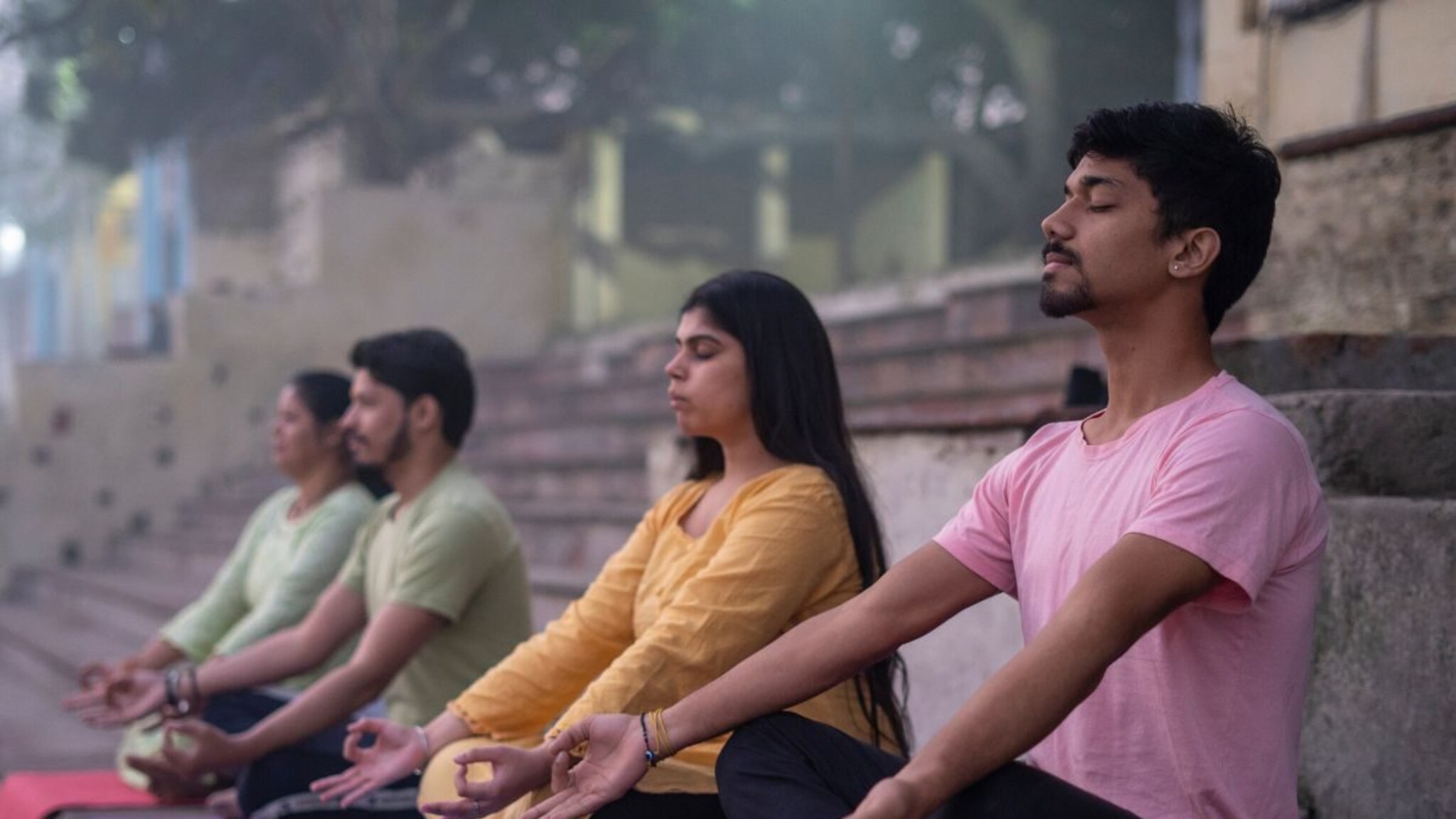 Pranayama : शरीर - मनाच्या शांतीसाठीचा प्राचीन उपाय, अन्यही आसनांची माहिती नक्की वाचा