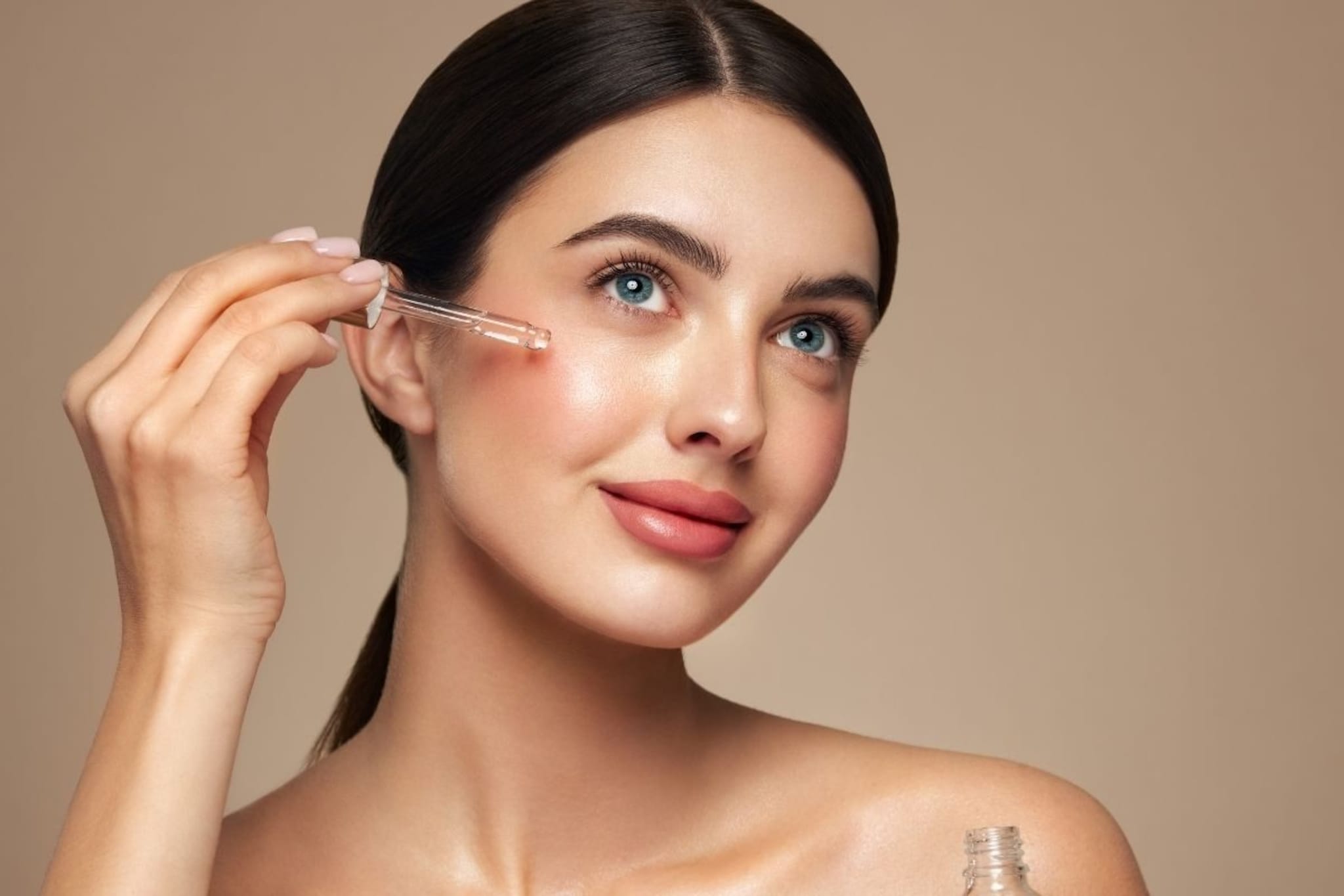 त्वचेच्या प्रकारानुसार योग्य सीरम कसा निवडाल? जाणून घ्या 5 महत्त्वाच्या टिप्स..