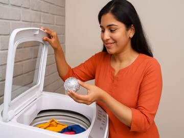 Washing Machine मध्ये टाका किचनमधील एक गोष्ट! चकाचक निघतील सर्व कपडे Washing Machine मध्ये टाका किचनमधील एक गोष्ट! चकाचक निघतील सर्व कपडे