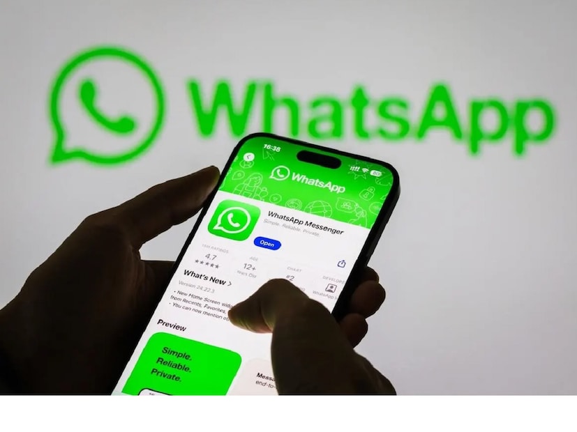 एकाच फोनवर दोन व्हॉट्सअॅप अकाउंट चालवा : पूर्वी, दोन नंबर वापरून अॅप क्लोन किंवा व्हॉट्सअॅप बिझनेस आवश्यक होते. आता, व्हॉट्सअॅपने सर्व अँड्रॉइड यूझर्ससाठी मल्टी-अकाउंट फीचर उपलब्ध करून दिले आहे. थ्री-डॉट मेनू > सेटिंग्ज वर जा आणि तुमच्या नावाच्या बाजुच्या + आयकॉनवर टॅप करा. काही स्टेप्स फॉलो करा आणि तुमचे दुसरे अकाउंट कोणत्याही अतिरिक्त अॅप्सशिवाय तयार होईल.