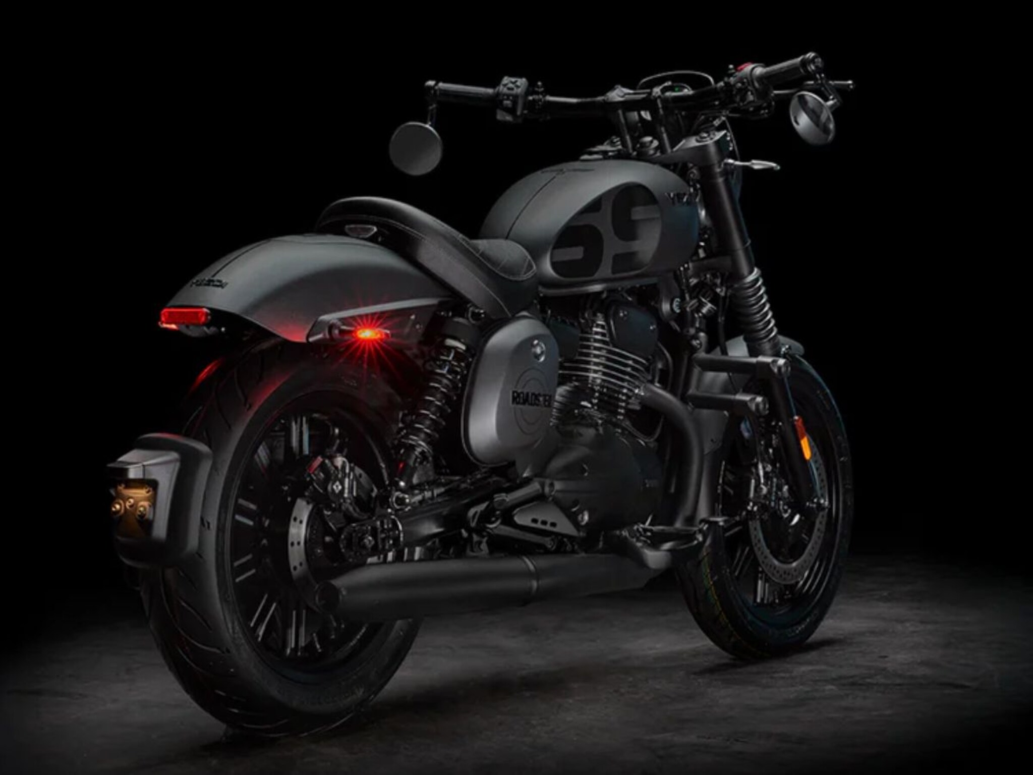 Yezdi Roadster 2025: 90 च्या काळातली रोड किंग Bike पुन्हा आली नव्या रुपात, बुलेटचा पडले विसर असा लूक; खास PHOTOS
