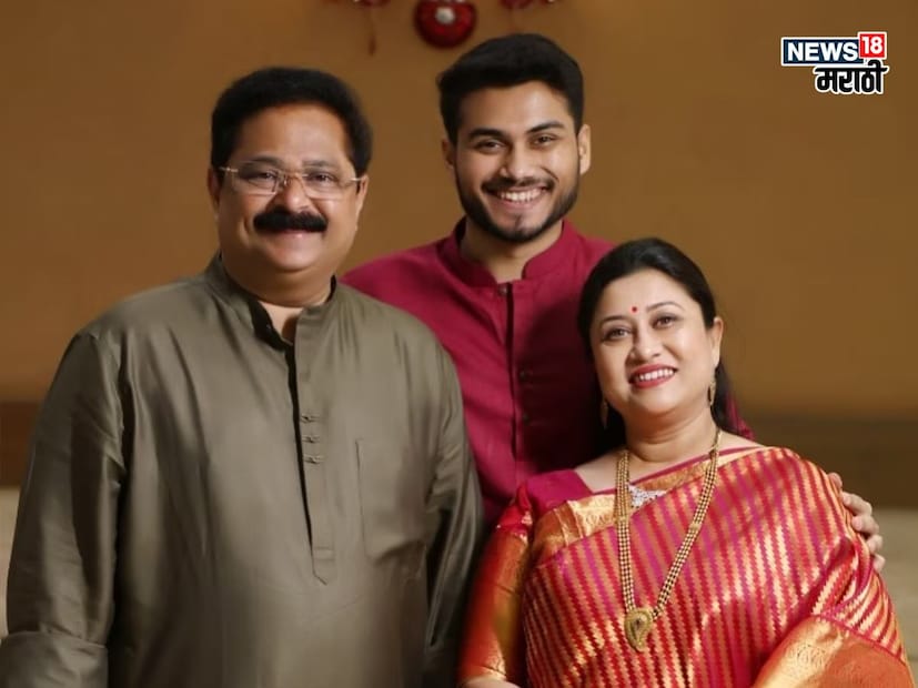 मराठी सिनेसृष्टी आणि टेलिव्हिजन विश्वात सध्या एकच चर्चा आहे ती म्हणजे भावोजी आता सासरे होणार. सूत्रसंचालक, अभिनेते आणि निर्माते आदेश बांदेकर यांचा मुलगा सोहम बांदेकर यांच्या लग्नाची सध्या चर्चा सुरू आहे. मराठी सिनेसृष्टी आणि टेलिव्हिजन विश्वात सध्या एकच चर्चा आहे ती म्हणजे भावोजी आता सासरे होणार. सूत्रसंचालक, अभिनेते आणि निर्माते आदेश बांदेकर यांचा मुलगा सोहम बांदेकर यांच्या लग्नाची सध्या चर्चा सुरू आहे.