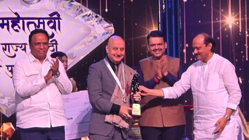 खेरवाडी, खेरनगर... अनुपम खेर यांनी सांगितला मुंबईतला पहिला पत्ता, म्हणाले... खेरवाडी, खेरनगर... अनुपम खेर यांनी सांगितला मुंबईतला पहिला पत्ता, म्हणाले...