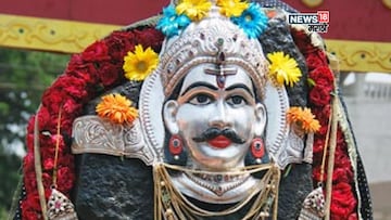 तुमच्या मागे साडेसाती आहे का? 23 ऑगस्टला शनिश्चरी आमवस्येच्या दिवशी हे उपाय करा तुमच्या मागे साडेसाती आहे का? 23 ऑगस्टला शनिश्चरी आमवस्येच्या दिवशी हे उपाय करा