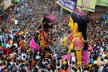 भंडाऱ्यात मारबतीच्या मिरवणुकीत तुफान राडा,दोन गटात तुंबळ हाणमारी, मारहाणीचा हादर