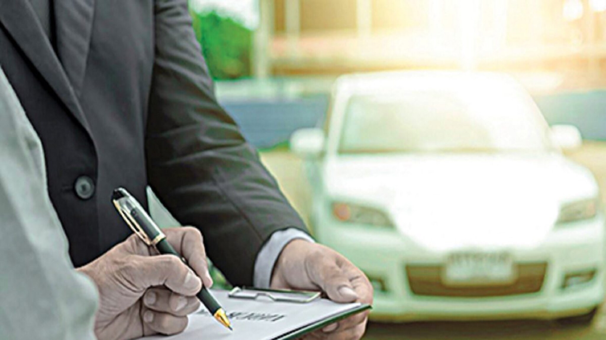 कारची वॉरंटी संपवतात या 5 चुका! तुम्ही तर करत नाही ना? एकदा चेक कराच