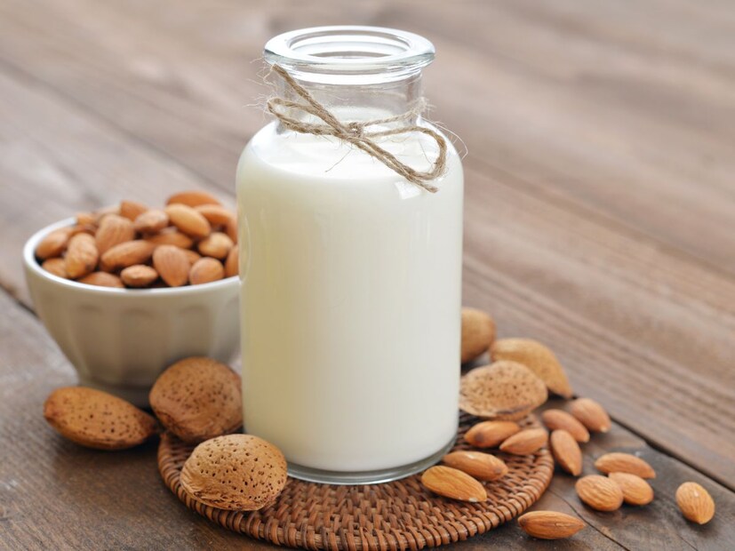 मात्र, यामध्ये प्रोटीन खूपच कमी असतं आणि काही मार्केटमधील पॅक्ड मिल्कमध्ये साखर जास्त प्रमाणात असू शकते.