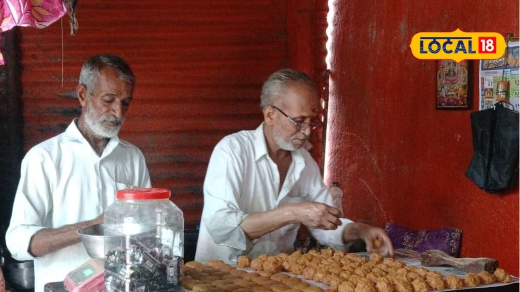 Food Business: फक्त हाताला चव पाहिजे! गावात पत्र्याच्या शेडमध्ये हॉटेल, पण इथला पेढा खाण्यासाठी गर्दी