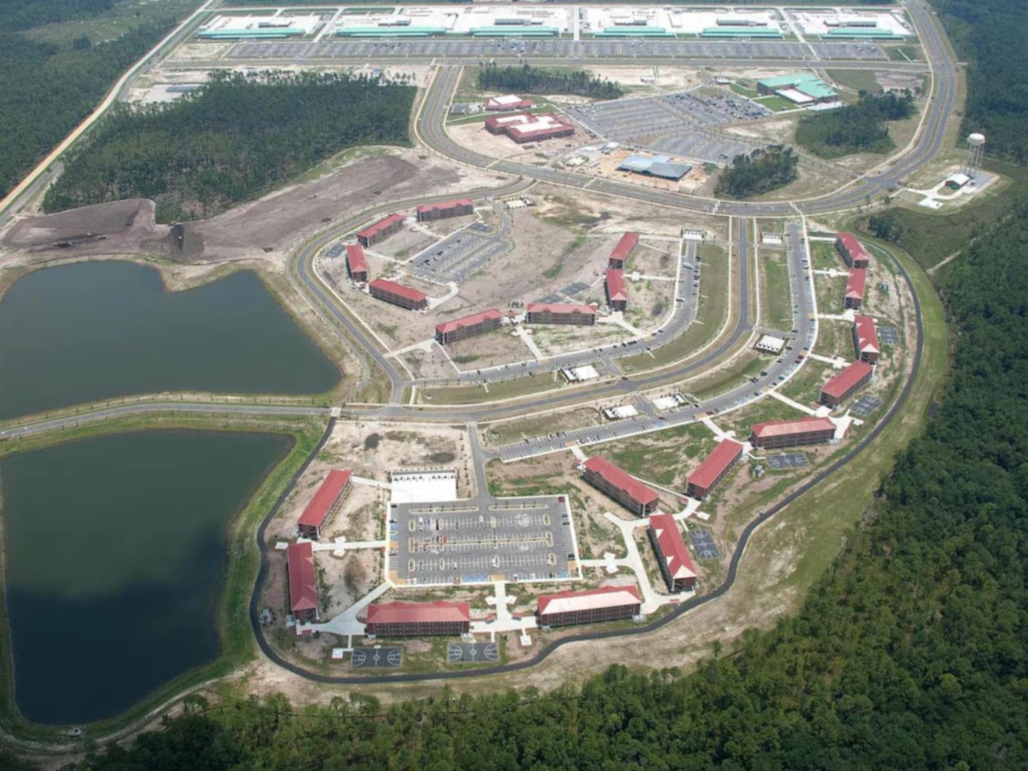 अमेरिकेतून मोठी बातमी, US आर्मीच्या सर्वात मोठ्या सैन्य तळावर गोळीबार, लॉकडाऊन लागू