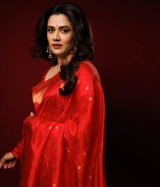 गिरिजा ओकने सांगितला 'कांतारा' फेम अभिनेत्यासोबत इंटिमेट सीनचा अनुभव गिरिजा ओकने सांगितला 'कांतारा' फेम अभिनेत्यासोबत इंटिमेट सीनचा अनुभव