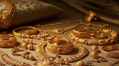 घरात सोनं ठेवण्याचे नियम घरात सोनं ठेवण्याचे नियम
