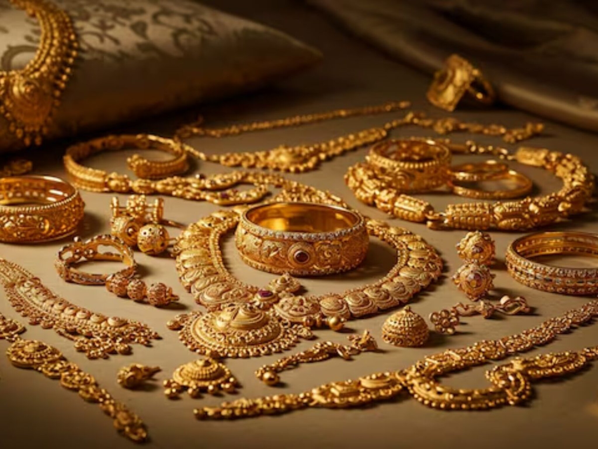 Gold : सोनं 18, 22, 24 कॅरेटमध्येच का असतं, 19, 21 किंवा 25 कॅरेट का नाही?