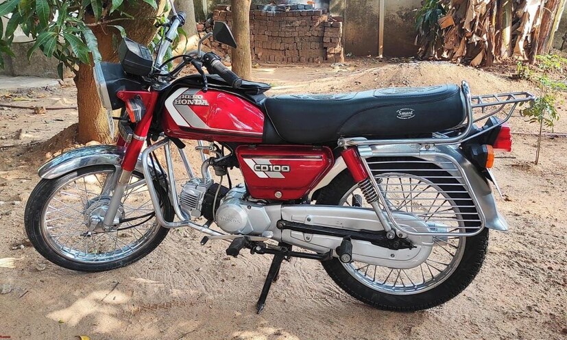 सीडी १०० ने भारतीय बाजारात क्रांती घडवून आणली होती. १०० सीसी इंजिन असलेल्या या बाइकचा ना जास्त आवाज होता, ना धूर सोडत होती. त्यामुळे शहरात आणि ग्रामीण भागात अल्पवधीत ही बाइक प्रसिद्ध झाली. ज्यावेळी हिरो होंडाने ही बाइक लाँच केली तेव्हा किंमत फक्त १८००० ते २०००० रुपये इतकी होती. त्यावेळी इतर बाजारातील दुचाकीपेक्षा ही खूपच कमी होती. 