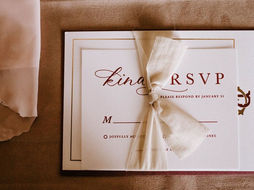 मराठीत असे अनेक शब्द आहेत जे एकसारखे वाटतात पण त्यांचा अर्थ आणि वापर वेगळा असतो. हीच तर आपल्या भाषेची खरी गंमत आहे.