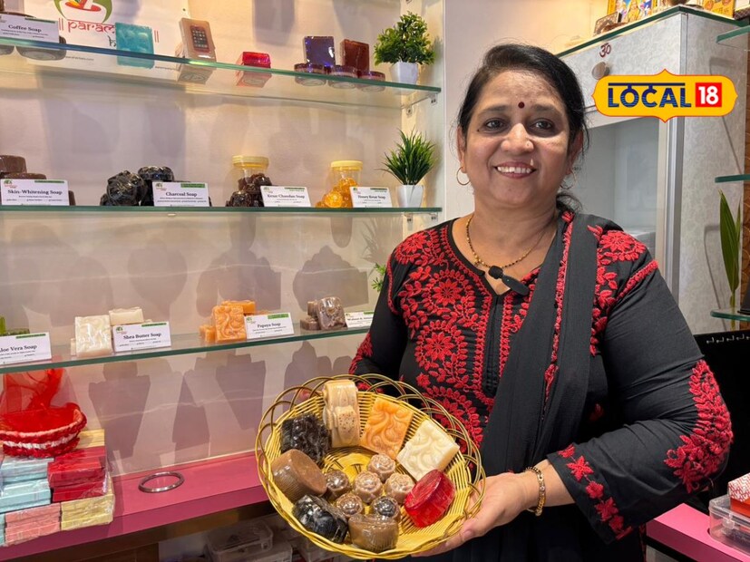 कोरोना महामारीनंतर या नैसर्गिक साबणांना आणि ब्युटी प्रॉडक्ट्सला चांगलीच मागणी वाढली आहे, असं रेश्मा यांनी सांगितले. आपल्या व्यवसायच्या माध्यमातून रेश्मा महिन्याला 70 ते 80 हजार रुपयांचं उत्पन मिळवत आहेत. इतकेच नाही तर साबण आणि बाकी वस्तूंची होलसेल दरात विक्री करून त्यांनी इतर महिलांनाही रोजगाराची संधी दिली आहे. तुम्हाला देखील त्यांच्या दुकानाला भेट देण्याची इच्छा असेल तर इंदिरानगर परिसरातील राधा वल्लभ संकुलात 3 क्रमांकाचं शॉप रश्मी यांचं आहे.