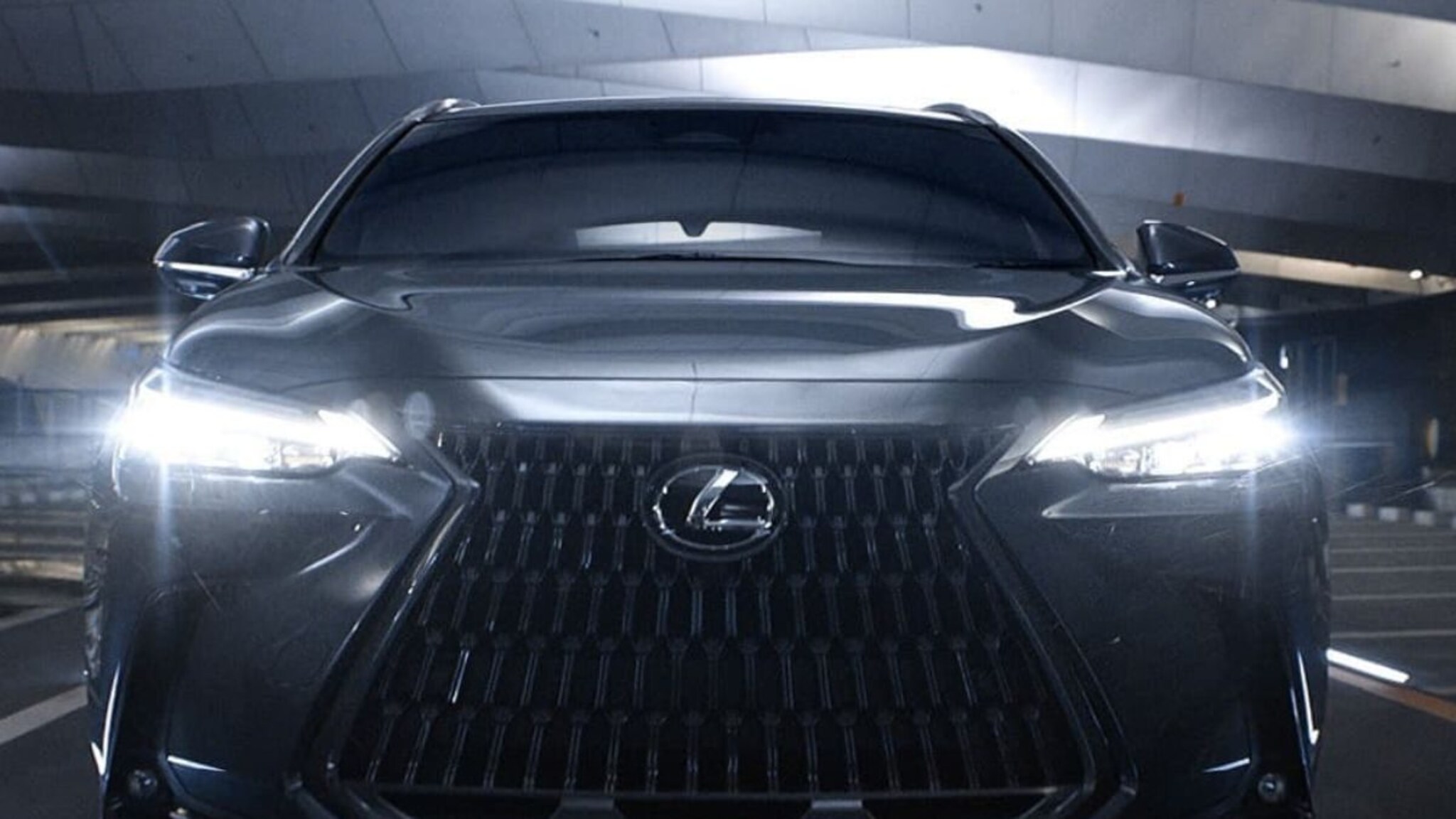 बिग बुल हर्षद मेहताची एकेकाळी फेव्हरेट राहिलेल्या Lexus कंपनीची हायटेक SUV लाँच, PHOTO पाहून पडाल प्रेमात!