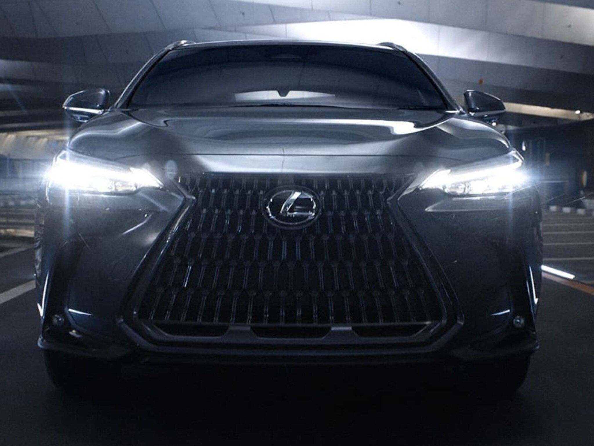 बिग बुल हर्षद मेहताची एकेकाळी फेव्हरेट राहिलेल्या Lexus कंपनीची हायटेक SUV लाँच, PHOTO पाहून पडाल प्रेमात!