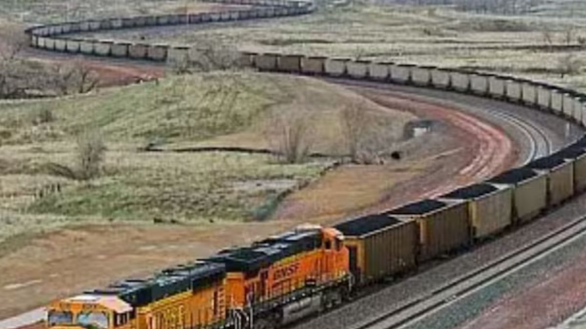 5648 चाक, 8 इंजिन आणि 682 डब्बे, जगातील सर्वात लांब ट्रेन, कुठे चालते ...