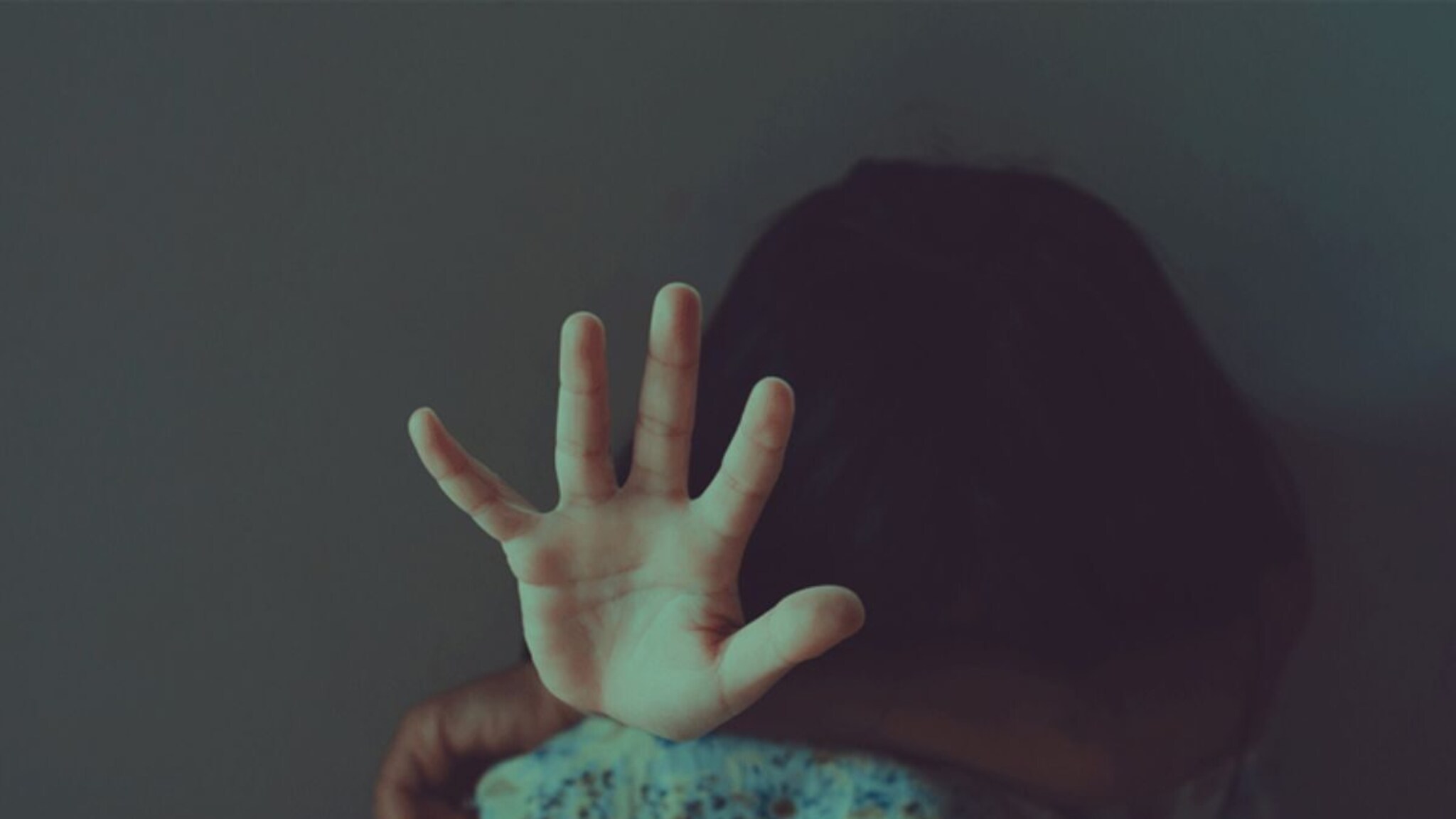 Hingoli Crime : सोशल मीडियावर मैत्री, मग घरात बोलावून अल्पवयीन मुलीवर अत्याचार, बॉयफ्रेंडच्या बापानेही सोडलं नाही... हिंगोलीत भयंकर घटना