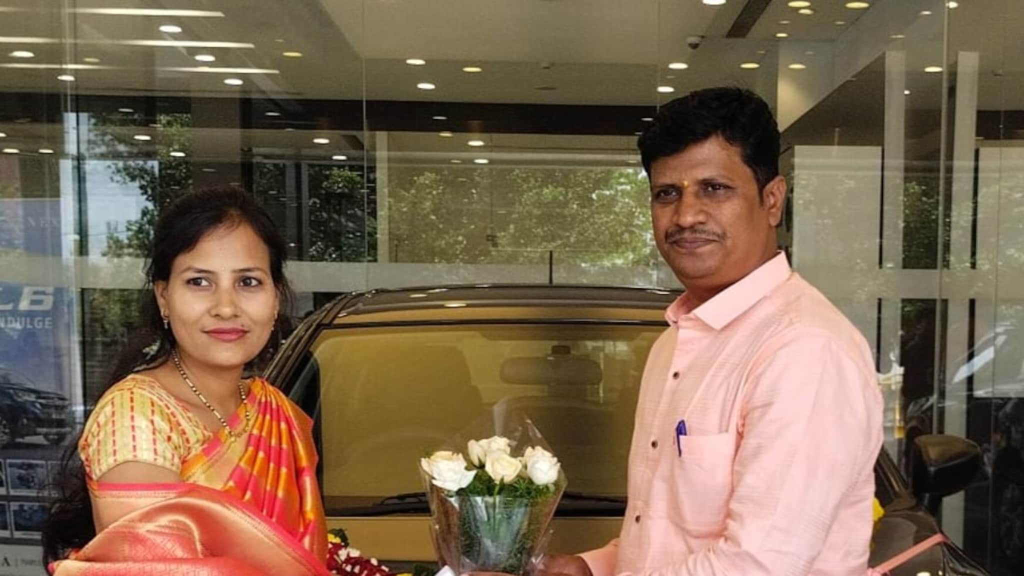 Ratnagiri News: गणपतीसाठी गावी निघाले, घाटातून गायब, शिक्षक दाम्पत्याची कार सापडली, कुटुंबाचं काय झालं?