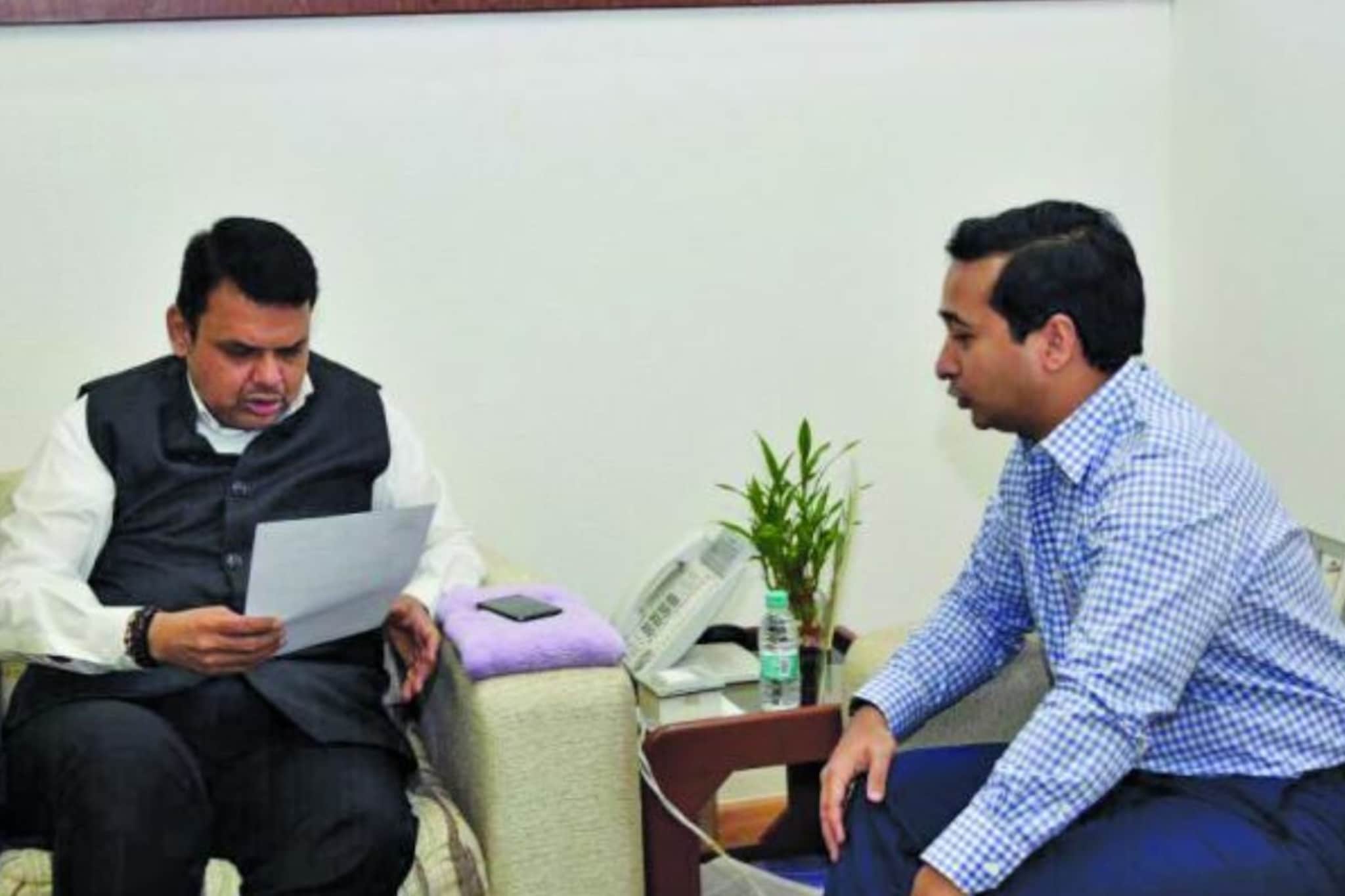 नरेंद्राचार्य महाराजांना महाराष्ट्र भूषण पुरस्कार द्यावा', नितेश राणेंची मागणी