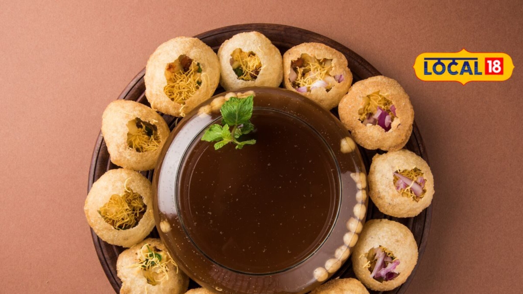 Famous Panipuri: हटके पाणीपुरी, एकाचं प्लेटमध्ये 5 चवींचा अनुभव, पिंपरी-चिंचवडमधील हे ठिकाण माहितीये का?