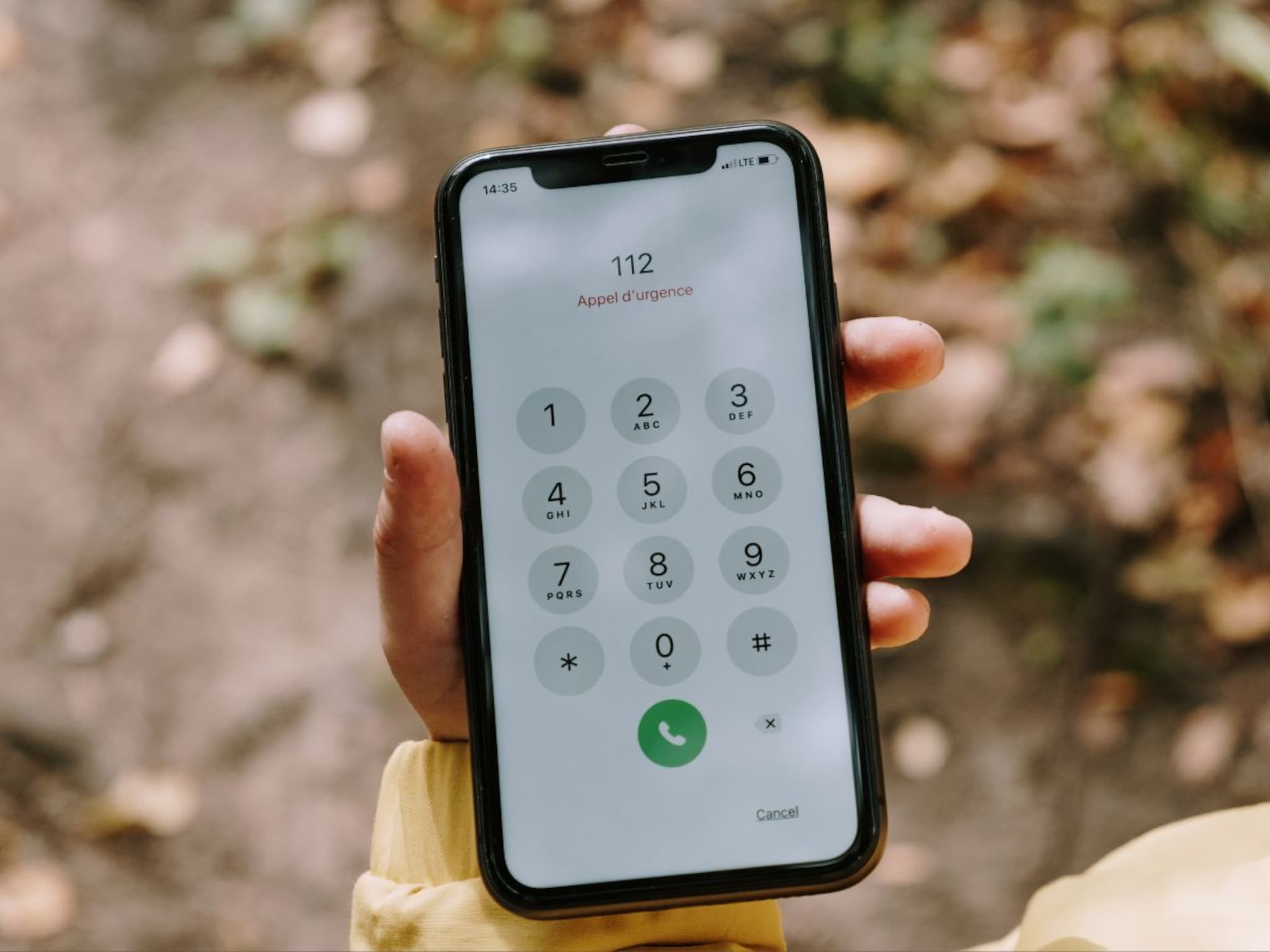 तुमच्या फोनची कॉल स्क्रीन अचानक का बदलली? तो हॅक तर नाही झाला ना? जाणून घ्या खरं कारण
