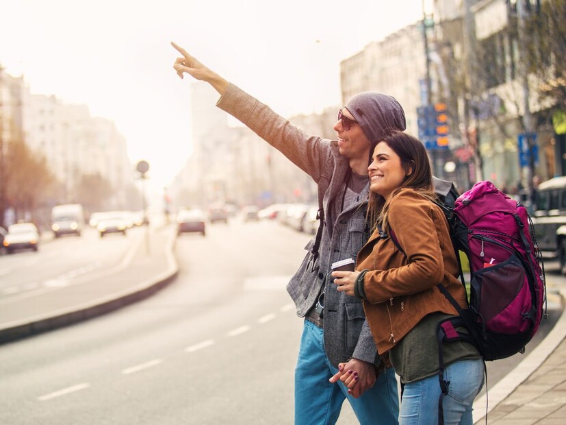 भारत हा प्रेम आणि रोमँटिक क्षणांचा देश मानला जातो. इथे प्रत्येक राज्यात, प्रत्येक शहरात प्रेमी जोडप्यांसाठी खास ठिकाणं असतातच. काही ठिकाणं निसर्गरम्य नजारे देतात, काही ठिकाणं ऐतिहासिक वास्तूंच्या प्रेमकथांनी भरलेले आहेत, तर काही ठिकाणं शांतता आणि एकांताचा अनुभव देतात. भारत हा प्रेम आणि रोमँटिक क्षणांचा देश मानला जातो. इथे प्रत्येक राज्यात, प्रत्येक शहरात प्रेमी जोडप्यांसाठी खास ठिकाणं असतातच. काही ठिकाणं निसर्गरम्य नजारे देतात, काही ठिकाणं ऐतिहासिक वास्तूंच्या प्रेमकथांनी भरलेले आहेत, तर काही ठिकाणं शांतता आणि एकांताचा अनुभव देतात.