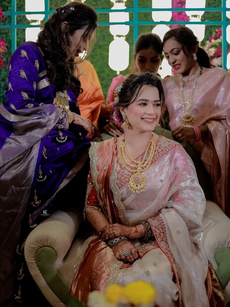 सासरच्या मंडळींचं कौतुक करताना प्राजक्ता म्हणाली, 