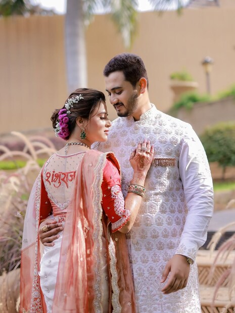 चित्रपटातून कुटुंबात समतोल साधण्याचा संदेश देणारी प्राजक्ता खऱ्या आयुष्यातही आता माहेर आणि सासर या दोन गोष्टींमध्ये समतोल राखायला शिकत आहे. तिने तिच्या सासरच्या कुटुंबाबद्दलचे अनुभव सांगितले.