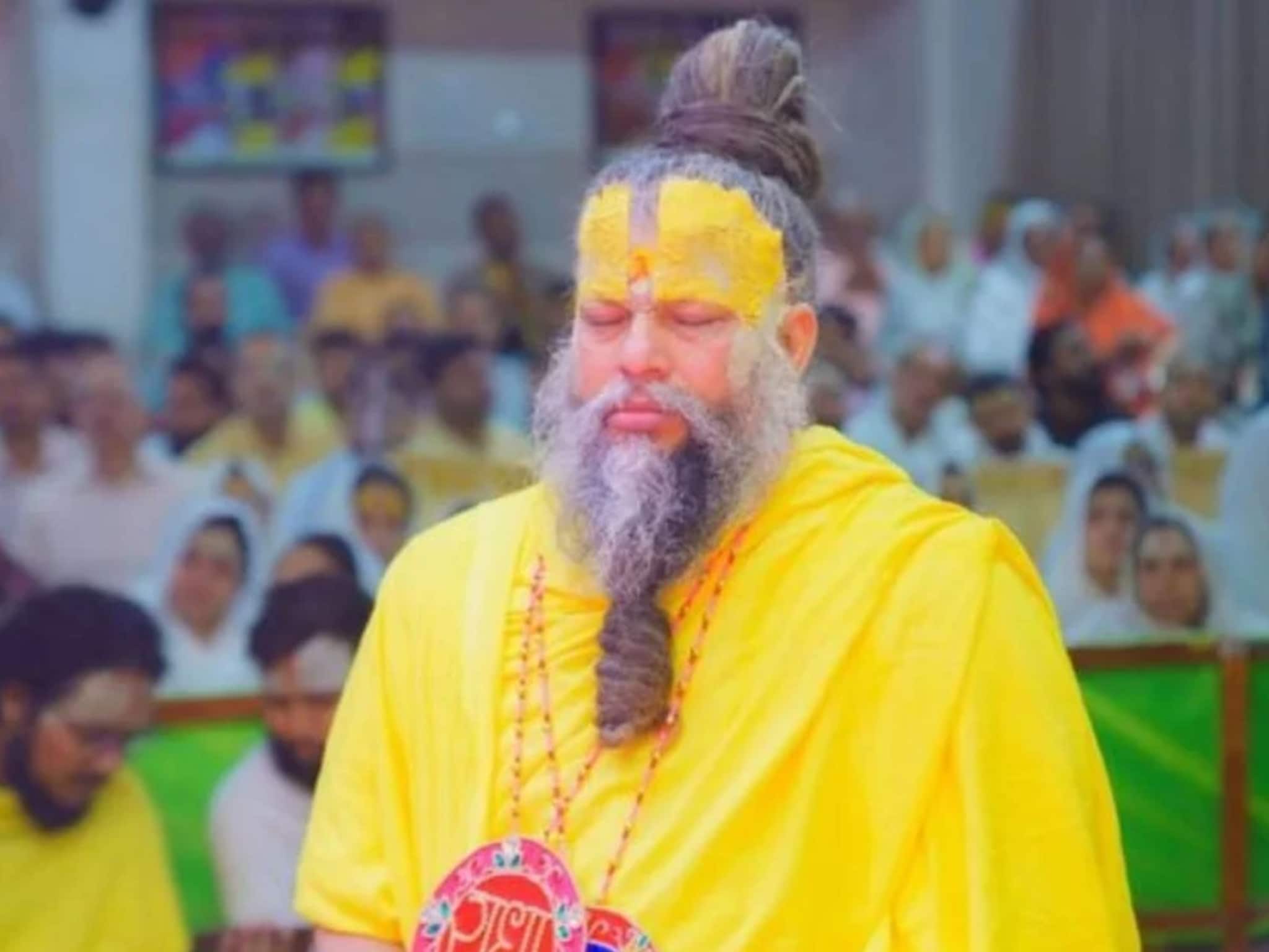 Life Tips : महिला-तरुणींना पाहून मनात सतत अश्लील विचार? प्रेमानंद महाराजांनी सांगितलं मनाला कसं आवरायचं