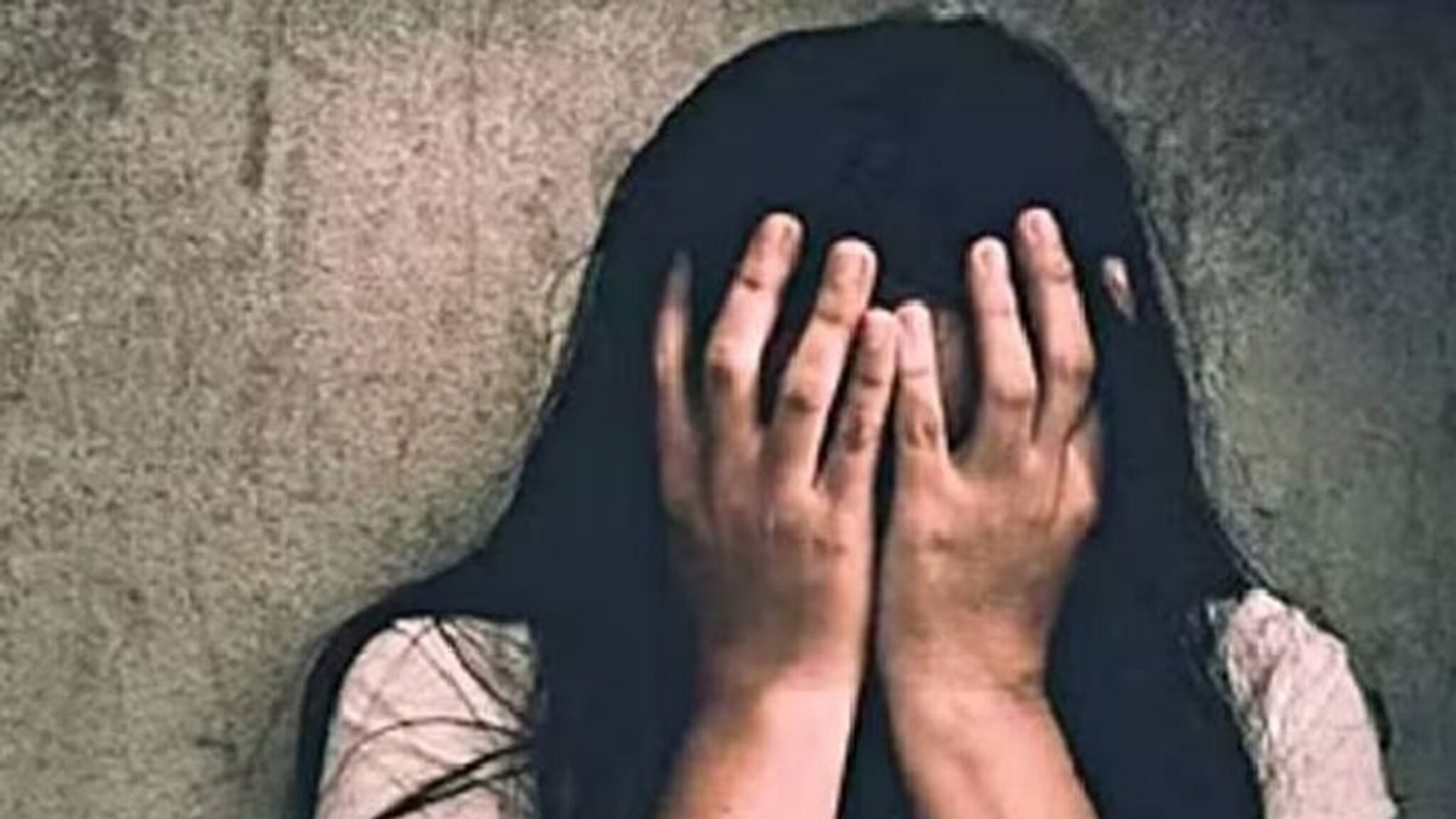 Parbhani Crime News: परभणी हादरलं! लाठीकाठीचा धाक दाखवत तरुणीवर सामूहिक अत्याचार, व्हिडिओही शूट केला!