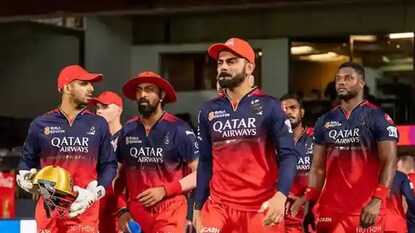 RCB समोरचं ग्रहण संपता संपेना, आता स्टार क्रिकेटपटूवर बंदी, करिअरही संकटात! RCB समोरचं ग्रहण संपता संपेना, आता स्टार क्रिकेटपटूवर बंदी, करिअरही संकटात!