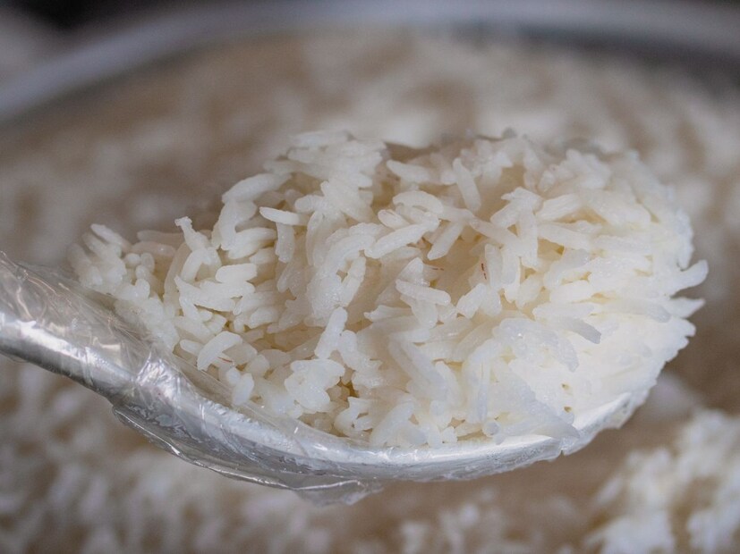  आपण बघतो की जे दक्षिण भारतातील लोकं आहे, जे मोठ्या प्रमाणात भात खातात. तिथल्या लोकांचे जीवन हे भाताशिवाय अपूर्ण असतं. आपण तर तिकडे लोक बघितले तर त्यांची जी तब्येत आहे ती व्यवस्थित असते ती लोक काही जाड नसतात.