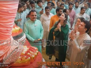 राजाच्या दर्शनाला 'क्रिकेटचा देव', लालबागमध्ये 'वानखेडे'चा माहोल, जुन्या आठवणींनी सचिन इमोशनल!