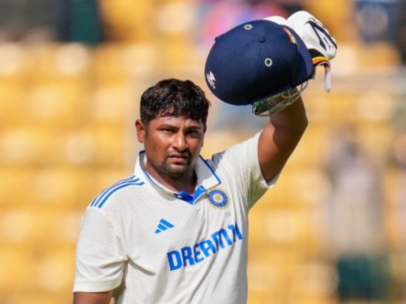 प्रथम श्रेणी क्रिकेटमध्ये मागचे काही मोसम सरफराज खान सातत्याने मोठे स्कोअर करत आहे, यानंतर त्याची भारताच्या टेस्ट टीममध्ये निवडही झाली, पण ऑस्ट्रेलिया दौऱ्यानंतर सरफराजला अचानक टीममधून बाहेर करण्यात आलं. एवढच नाहीतर त्याची इंडिया ए साठीही निवड होत नसल्यामुळे निवड समितीवर टीका होत आहे.