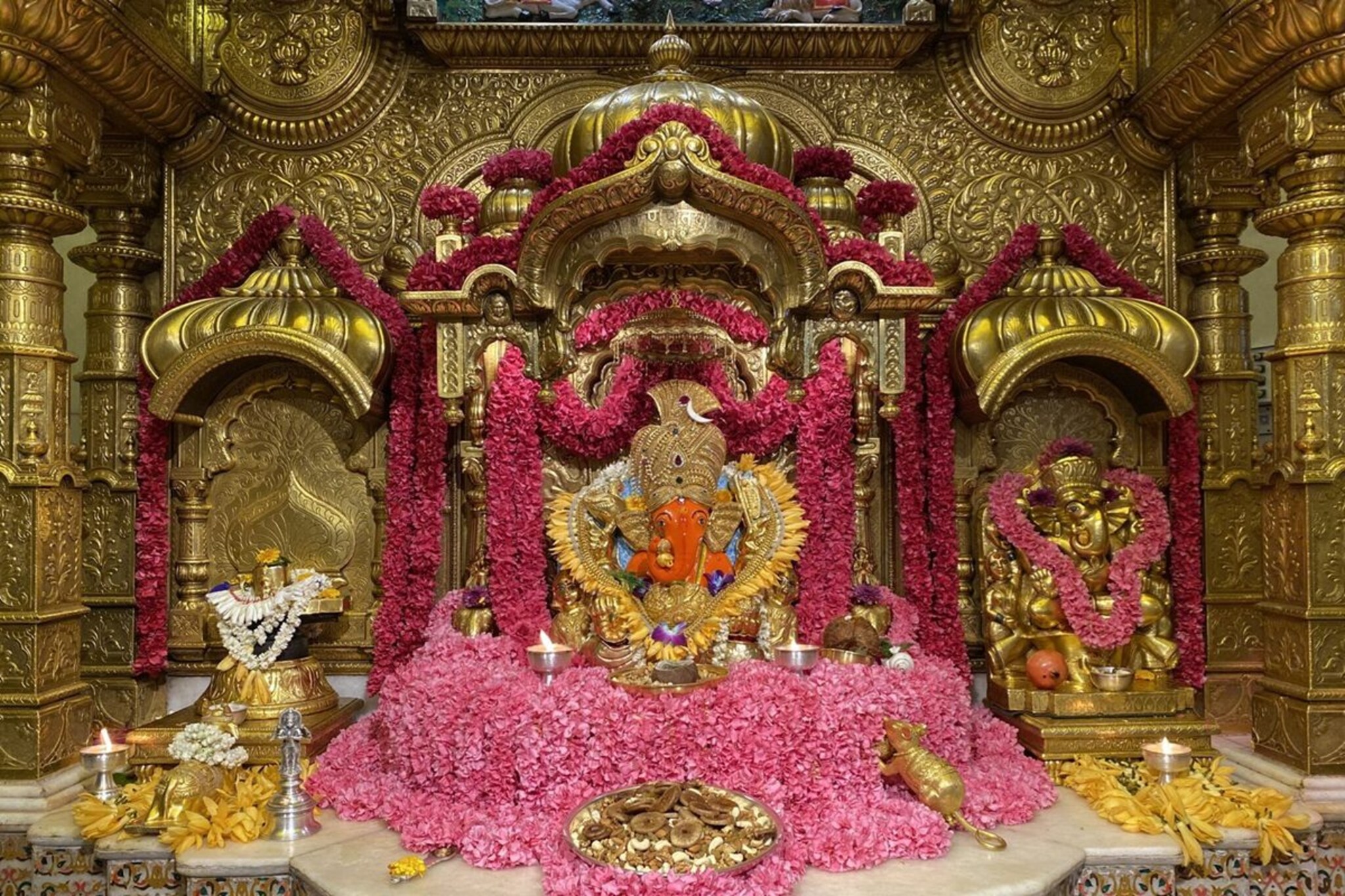 अंगारकी संकष्टीला सिद्धीविनायक मंदिरात महापूजा; गणेश भक्तांना असा मिळणार लाभ