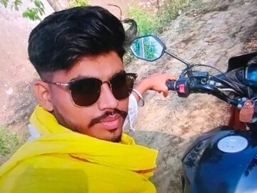 'आई पत्नीसारखी वाटते, किस केलं...', संतापलेल्या बापाने केला मुलाचा मर्डर, बॉडी नदीत फेकली 'आई पत्नीसारखी वाटते, किस केलं...', संतापलेल्या बापाने केला मुलाचा मर्डर, बॉडी नदीत फेकली