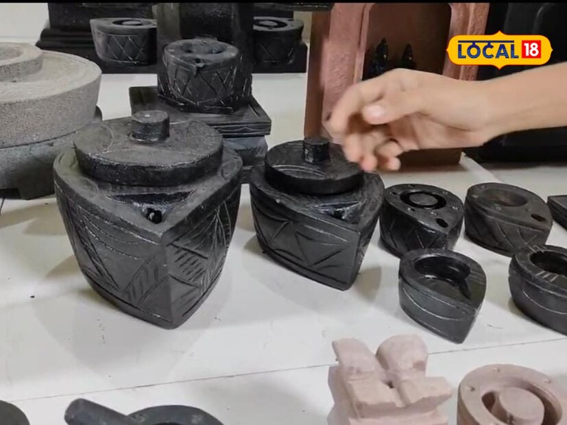 वृषाली गायकवाड यांच्या यशाची गोष्ट अनेक महिलांसाठी प्रेरणादायी आहे. त्यांनी नोकरी सोडून, कौटुंबिक जबाबदाऱ्या सांभाळत पारंपरिक वस्तूंना नवसंजीवनी दिली. त्यांनी फक्त व्यवसाय केला नाही तर परंपरेचा वारसाही पुढे नेला. आज त्यांच्या या कल्पकतेचं आणि मेहनतीचं फळ म्हणजे एक यशस्वी महिला उद्योजक म्हणून त्यांची ओळख निर्माण झाली आहे.