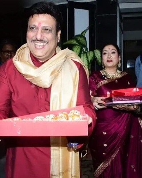 अभिनेता गोविंदा आणि सुनिता यांच्या नात्याबद्दल अनेक चर्चा सुरू आहेत. दोघांचा डिवोर्स होणार असल्याच्या चर्चा सुरू होत्या.  अभिनेता गोविंदा आणि सुनिता यांच्या नात्याबद्दल अनेक चर्चा सुरू आहेत. दोघांचा डिवोर्स होणार असल्याच्या चर्चा सुरू होत्या.