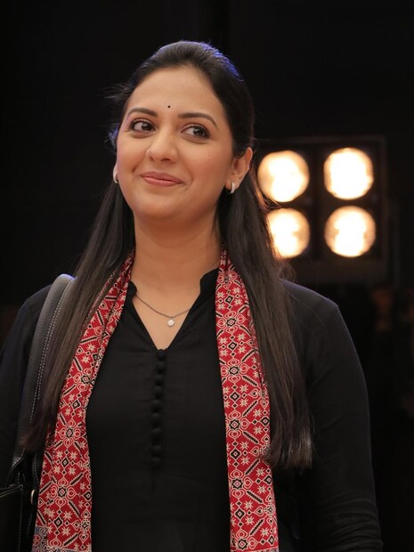 तेजश्री सध्या झी मराठीच्या 'वीण दोघांतली ही तुटेना' या मालिकेतून प्रेक्षकांच्या भेटीला येत आहे. मालिकेत तिने साकारलेली स्वानंदी प्रेक्षकांना आवडतेय. 