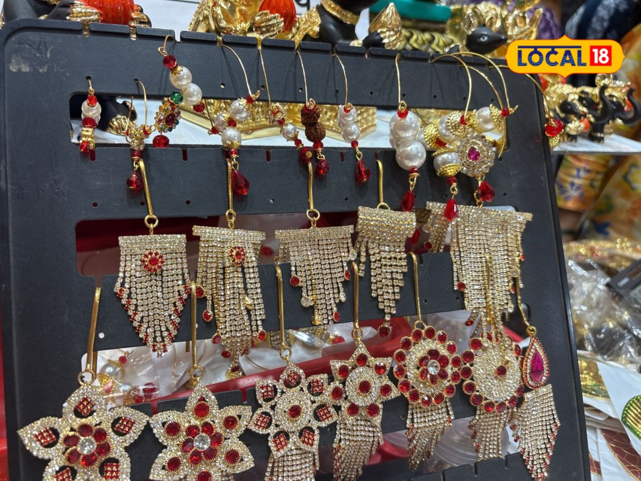 कंठी, मोदक अन् बरंच काही, फक्त 30 रुपयांपासून ठाण्यात खरेदी करा बाप्पाचे दागिने