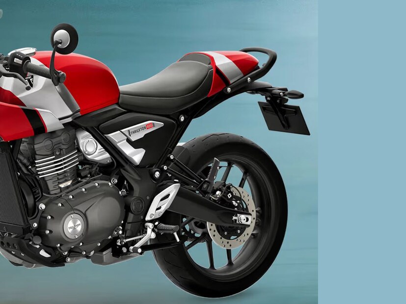 सस्पेंशन, ब्रेक, टायर्स - Thruxton 400 मध्ये ट्यूबलर स्टील फ्रेम आहे जी Speed 400 आणि Speed T4 मधून कॅरी ओव्हर केली जाते. सस्पेंशनमध्ये १४० मिमी व्हील ट्रॅव्हलसह ४३ मिमी इन्व्हर्टेड फोर्क्स आणि १३० मिमी ट्रॅव्हल आणि प्रीलोड अॅडजस्टेबिलिटीसह नवीन गॅस-चार्ज्ड मोनोशॉक आहे. 