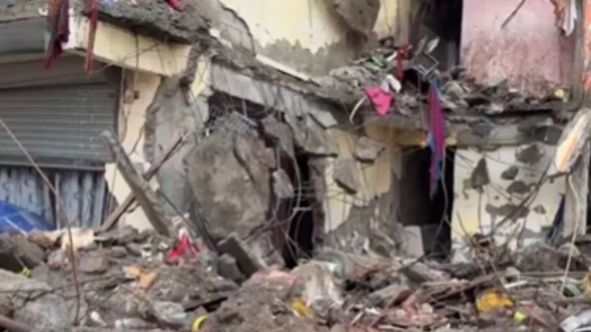 विरार इमारत दुर्घटनेत 17 जणांचा मृत्यू, 48 तासानंतर आणखी 2 मृतदेह सापडले, मुख्यम