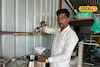 संकट आली पण हार नाही मानली, उभारला तेल घाण्याचा व्यवसाय, वर्षाला 5 लाख कमाई